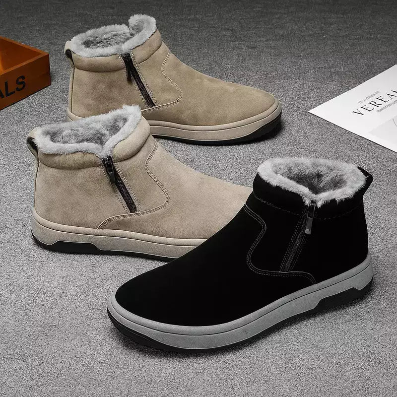 Photo alignée de plusieurs paires de bottes fourrées homme