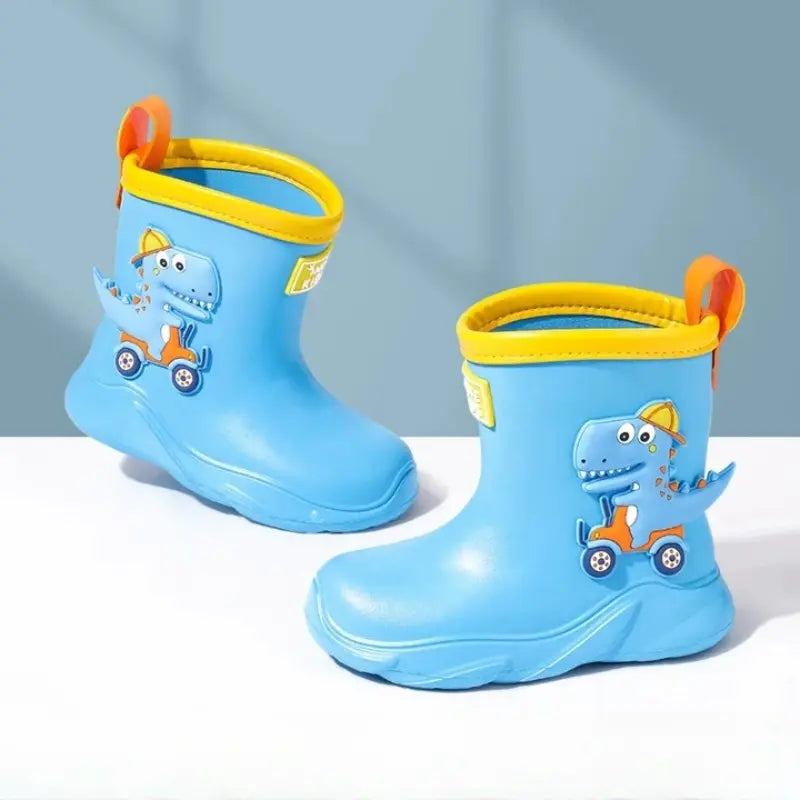 bottes de pluie bleu sur fonds blanc
